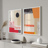 Cuadro de composición abstracta con bloques beige, crema, negro y naranja, círculos coral y texturas superpuestas de estilo abstracto. Disponible en kudeko.com