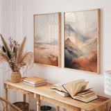 Cuadro de paisaje abstracto con horizonte difuso, suelo etéreo, tonos arena, terracota, blanco roto y grises suaves, de estilo abstracto. Disponible en kudeko.com