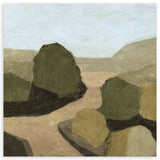 Quadratisches Wandbild mit Landschaft, Sandweg, beigen Hügeln, olivgrünen Sträuchern, hellblauem Himmel und reduziertem Naturstil. Erhältlich auf kudeko.com