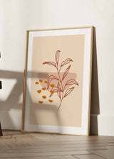 Cuadro con rama de hojas finas en línea marrón, acentos mostaza, forma rosa empolvado y fondo beige, de estilo floral. Disponible en kudeko.com
