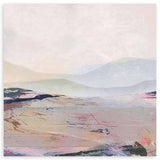 Quadro quadrado com paisagem de montanhas difusas, horizonte enevoado, superfície em rosa poeirento, bege, cinzento azulado e apontamentos escuros, em estilo natureza e paisagem contemporâneo. Disponível em kudeko.com