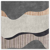 Tableau carré avec composition abstraite de formes ondulées en gris anthracite, beige sable, blanc cassé et taupe, avec bandes verticales discrètes et style contemporain épuré. Disponible sur kudeko.com