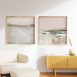 Cuadro cuadrado con paisaje abstracto de horizonte difuso en tonos beige, arena, gris claro y tierra, con atmósfera serena y luminosa de estilo abstracto. Disponible en kudeko.com