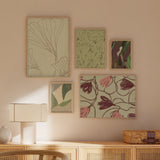 Mural decorativo de cinco piezas de estilo minimalista y orgánico, formas orgánicas verdes y flores de trazo suave, modelo Mural III - Organic Green Shapes
