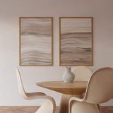 Conjunto de dos cuadros abstractos en tonos neutros, con líneas onduladas y diseño moderno. kudeko.com