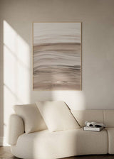 Cuadro abstracto minimalista con pinceladas suaves en tonos beige, gris y blanco. kudeko.com