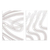 Ensemble de deux tableaux abstraits avec lignes courbes et ondulées beige doux sur fond blanc, dans un style minimaliste et épuré pour une décoration murale encadrée. Disponible sur kudeko.com