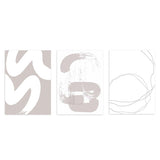 Conjunto de três quadros emoldurados com formas abstratas suaves, linhas orgânicas finas e tons de bege, areia e cinzento claro sobre fundo branco, num estilo abstrato limpo e contemporâneo. Disponível em kudeko.com