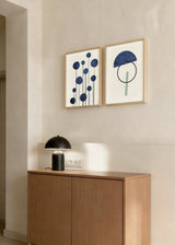 Conjunto de dos cuadros decorativos de estilo minimalista y abstracto, dúo abstracto azul con formas geométricas y orgánicas, modelo Two Combo - Azul