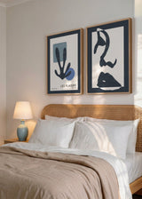 Conjunto de dos cuadros decorativos de estilo minimalista y abstracto, dúo abstracto de formas orgánicas y rostro azul, modelo Two Combo - Les Plaisirs