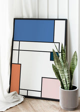 Wandbild mit geometrischer Komposition aus kräftigem Blau, Weiß, Orange, Altrosa und Marineblau, markanten schwarzen Linien und modernem Bauhaus Stil. Erhältlich auf kudeko.com