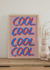 decoración con cuadros, ideas - lámina decorativa de ilustración colorida y palabra "cool" en tonos rosas y azules - kudeko