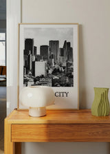 Cuadro decorativo de estilo blanco_y_negro y minimalista colocado en sala, Fotografía urbana de Ciudad de México en blanco y negro, modelo Cuadro Ciudad de México