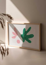 Cuadro horizontal abstracto y colorido. Sobre un ligero fondo gris, esta obra llenará de color y alegría cualquier rincón de tu casa. Más abajo encontrarás la colección entera con la que podrás hacer un mural que no pasará desapercibido.