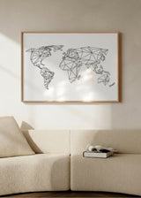 Horizontales Wandbild mit Weltkarte aus schwarzen Linien, polygonalen Kontinenten auf weißem Hintergrund und klarer Komposition im modernen geometrischen Stil. Erhältlich auf kudeko.com