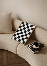Cuadro decorativo de estilo minimalista y blanco_y_negro colocado en salón, patrón ajedrezado en blanco y negro, modelo Ajedrez