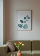 Tableau avec branche fine et feuilles arrondies en bleu vert, turquoise doux et gris clair, dans un style floral épuré et apaisant sur fond blanc. Disponible sur kudeko.com