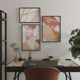 Tableau abstrait avec lignes diagonales superposées en blanc, terracotta, beige, sable et rose poudré, au style moderne, léger et apaisant. Disponible sur kudeko.com