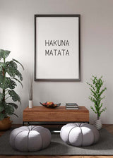 Decoración con cuadros, ideas - cuadro con frase del rey león "Hakuna Matata"