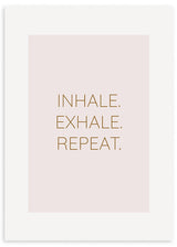 lámina decorativa con frase, colores rosas y estilo nórdico