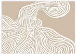 Horizontales Wandbild mit weißen geschwungenen Linien, warmem beigem Hintergrund, organischer abstrakter Komposition und klarem Stil für moderne Wandgestaltung. Erhältlich auf kudeko.com