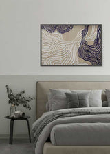 Quadro horizontal com formas abstratas de linhas onduladas em branco, bege e azul-marinho, composição fluida de estilo abstrato para decoração de parede contemporânea. Disponível em kudeko.com