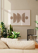 Cuadro horizontal con semicírculos y círculos en tonos beige, arena y marrón topo sobre fondo crema, de estilo geométrico. Disponible en kudeko.com