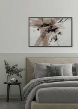 Tableau horizontal avec composition abstraite, taches noires, nuances grises et beiges, larges tracés, formes diagonales et fond clair dans un style contemporain. Disponible sur kudeko.com