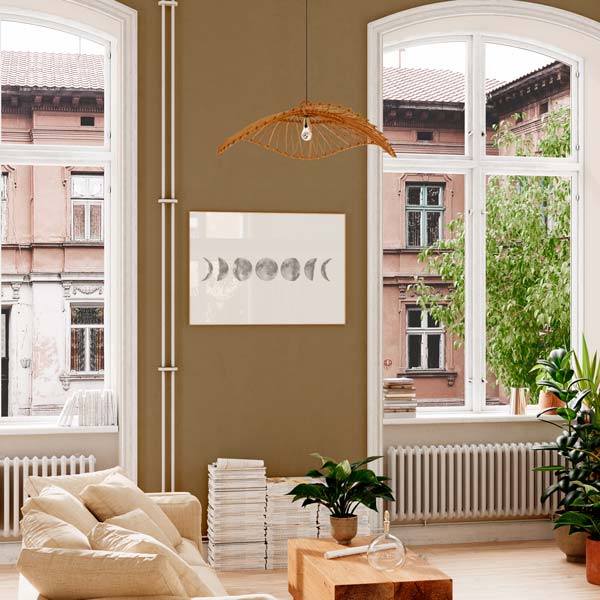 Quadro horizontal com sequência de fases lunares em tons de cinzento sobre fundo branco, composição simétrica, limpa e minimalista de estilo contemporâneo. Disponível em kudeko.com