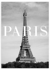 Cuadro de la Torre Eiffel con cielo gris, tipografía PARIS en blanco y composición urbana de estilo ciudades. Disponible en kudeko.com