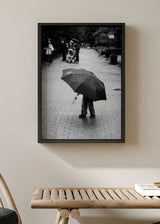 decoración con cuadros, ideas - lámina decorativa fotográfica en blanco y negro de niño con paraguas, lluvia - kudeko