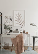 Decoración con cuadros, ideas - lámina decorativa de rama con hojas en tonos grisáceos, ilustración de flor