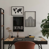 Cuadro con la palabra HOME en letras serif blancas sobre fondo negro, composición tipográfica limpia de alto contraste y estilo con frases. Disponible en kudeko.com
