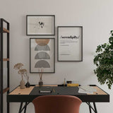 Decoración con cuadros, mural - cuadro abstracto con brocha negra sobre fondo beige