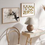 Cuadro horizontal abstracto de ilustración en tonos beige y negro. Combina este cuadro con el resto de su colección Paint Explosion para crear el mural perfecto.