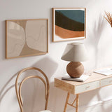 Cuadro horizontal abstracto y minimalista en tonos cálidos y otoñales. Esta lámina decorativa actual dará a tu hogar la calidez que realmente quieres. Combínala en tus paredes con otras obras cálidas en tu salón, dormitorio.