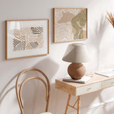 Cuadro horizontal nórdico y minimalista de pinceladas en tonos beige. Una lámina decorativa cálida que dará un estilo totalmente actual a tu pared. Combínala con otros estilos nórdicos y escoge un buen marco para colgarlo directamente.