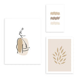 Ensemble de trois tableaux avec visage féminin en ligne continue, formes botaniques et vagues décoratives en beige, sable, taupe et noir, dans un style minimaliste. Disponible sur kudeko.com
