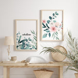 decoración con cuadros, ideas - conjunto de cuadros de flores de tonos claros - kudeko