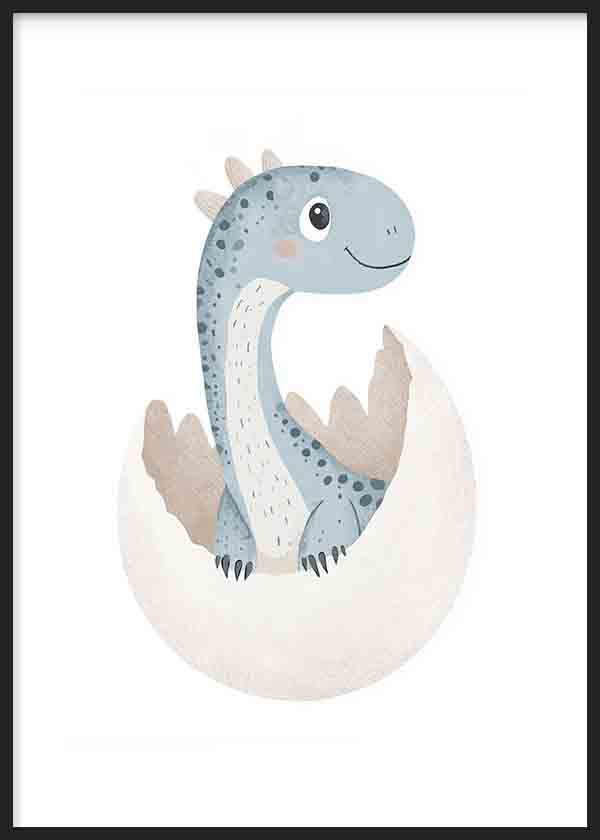 Cuadro de dinosaurio azul saliendo de un cascarón beige, con fondo blanco, formas suaves y estilo infantil de tonos delicados. Disponible en kudeko.com