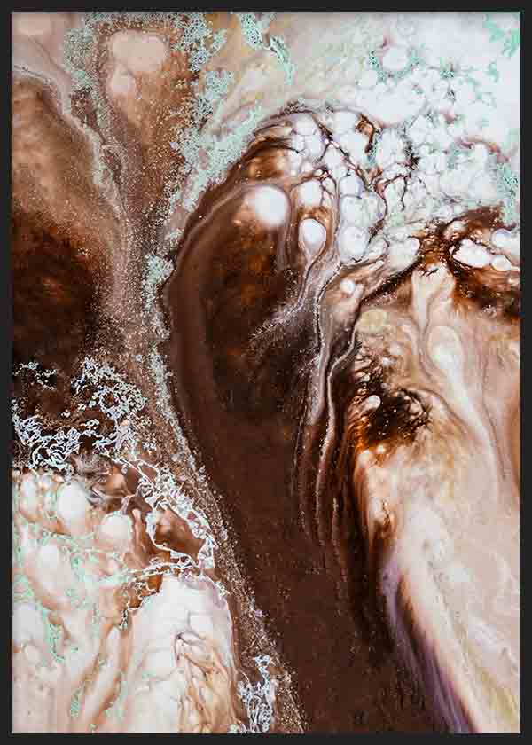 Cuadro con composición abstracta de formas fluidas en marrón chocolate, blanco marfil, beige y toques aguamarina, con efecto mineral y estilo abstracto. Disponible en kudeko.com