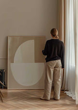 Cuadro abstracto geométrico en tonos beige y blanco, kudeko.com
