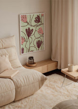 Tableau encadré avec fleurs stylisées aux tons rose poudré, bordeaux et brun sur fond vert doux, dans un style floral botanique contemporain. Disponible sur kudeko.com