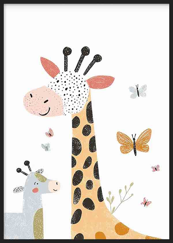 Wandbild mit langhalsiger Giraffe, kleiner blauer Giraffe, zarten Schmetterlingen, weißem Hintergrund, sanftem Gelb, Rosa, Graublau und kindlichem Stil. Erhältlich auf kudeko.com