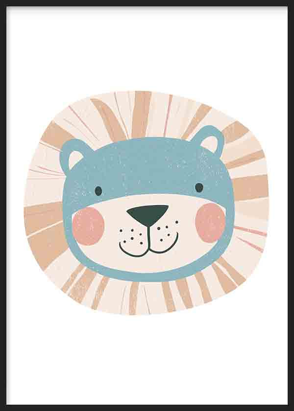 Cuadro con rostro de león infantil simpático en tonos azul suave, beige arena y rosa empolvado, con estilo ilustración y fondo claro. Disponible en kudeko.com