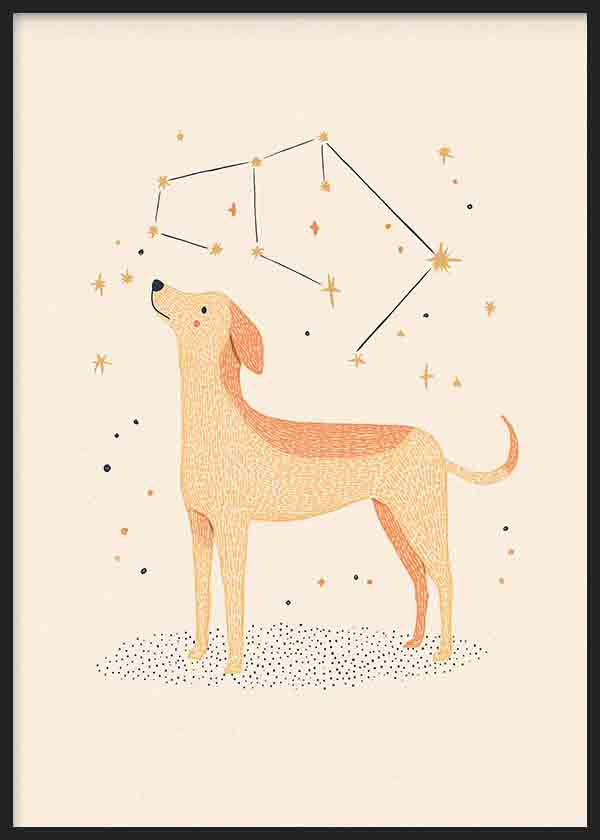 Cuadro de perro estilizado en tonos beige y terracota con estrellas doradas, constelación sobre fondo crema y estilo infantil delicado. Disponible en kudeko.com