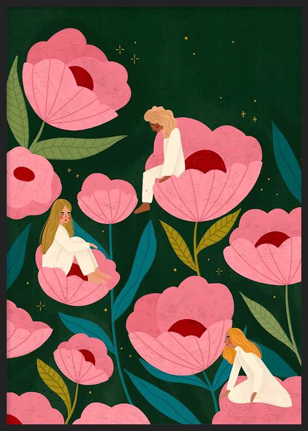 Quadro ilustrado colorido com mulheres entre grandes flores cor-de-rosa, estilo decorativo de Bea Muller. Disponível em kudeko.com