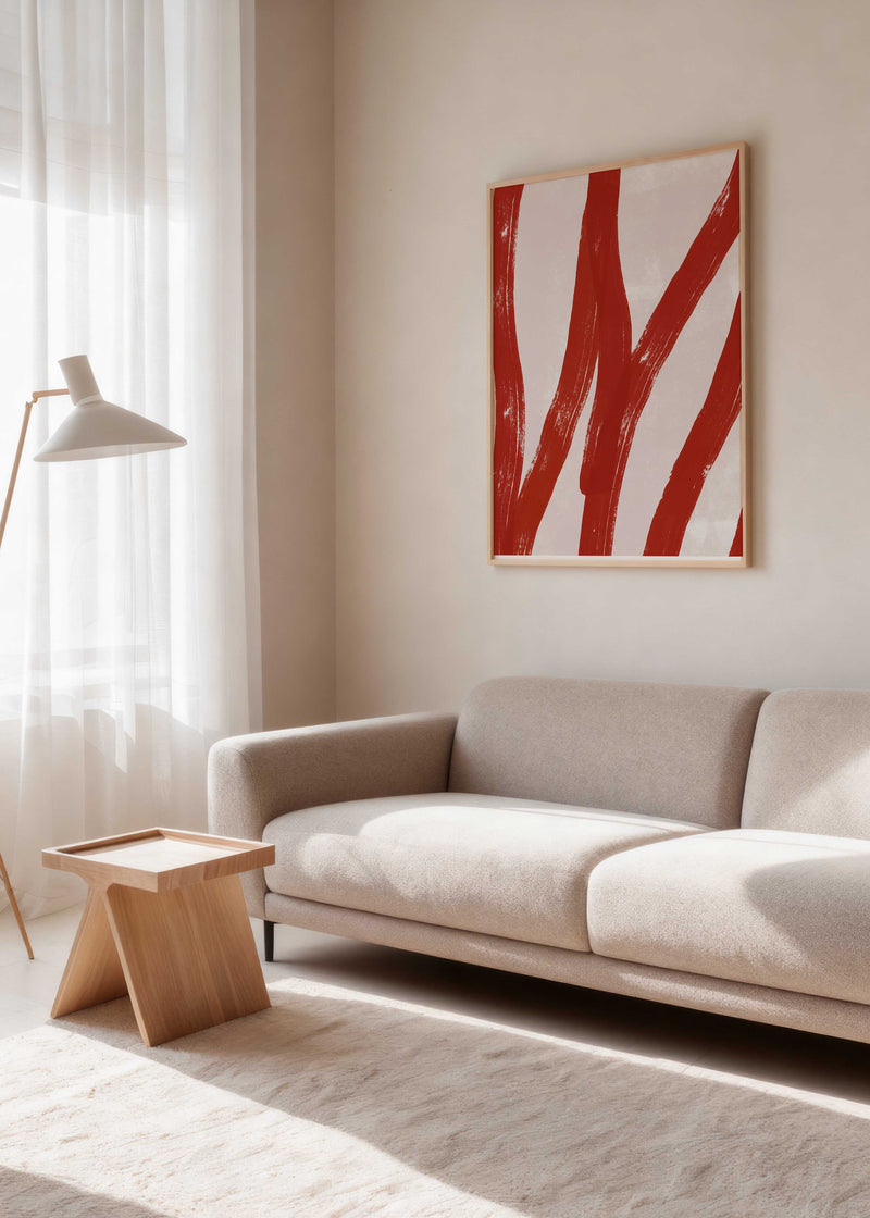 Cuadro abstracto con líneas verticales anchas en terracota sobre fondo beige, kudeko.com
