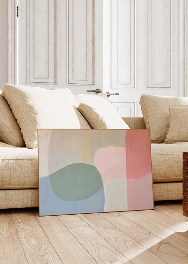 Cuadro horizontal abstracto de formas orgánicas en tonos pastel, kudeko.com
