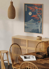 Cuadro japonés paisaje nocturno con monte Fuji y árbol de hojas rojas estilo Japandi, kudeko.com

